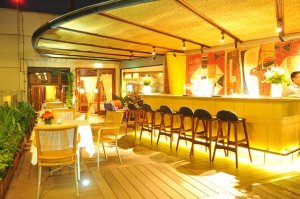 Coordinated with team members to celebrate premium and cozy mini events every month for existing customers at Diamond Life Club (1960 Presidential Club) in Saigon, Vietnam.